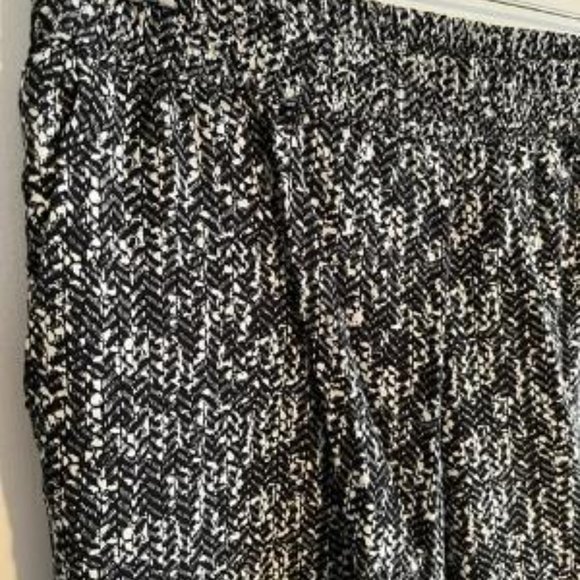 Pull on pants with elastic waist, Size XS, Excellent Condition - Picture 2 of 4